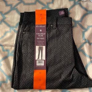 New ~ Gloria Vanderbilt ~ Amanda Slim Pants